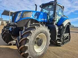 Photo 1. New Holland T8.410 SmartTrax tracked tractor