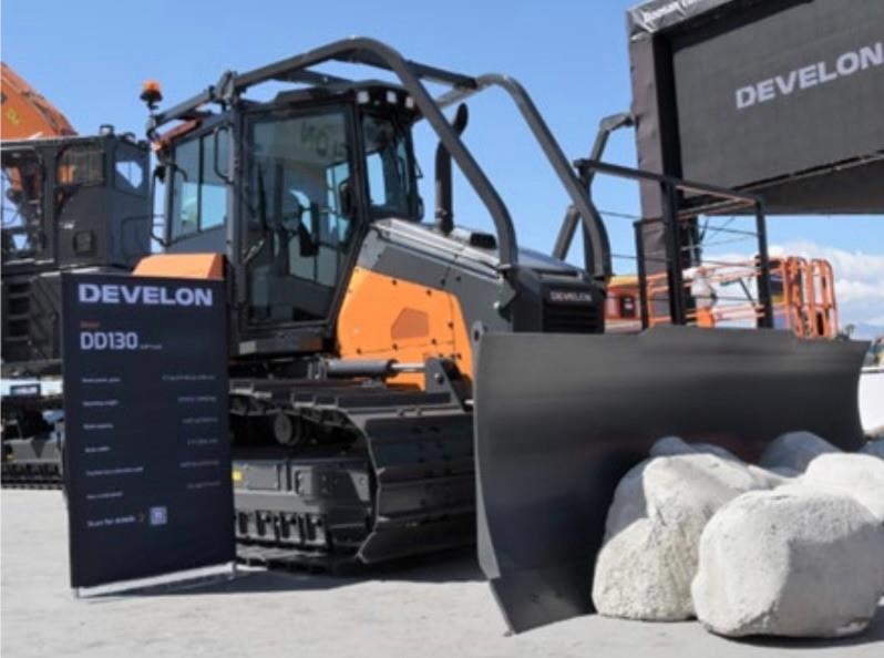 Develon DD130 tracked dozer