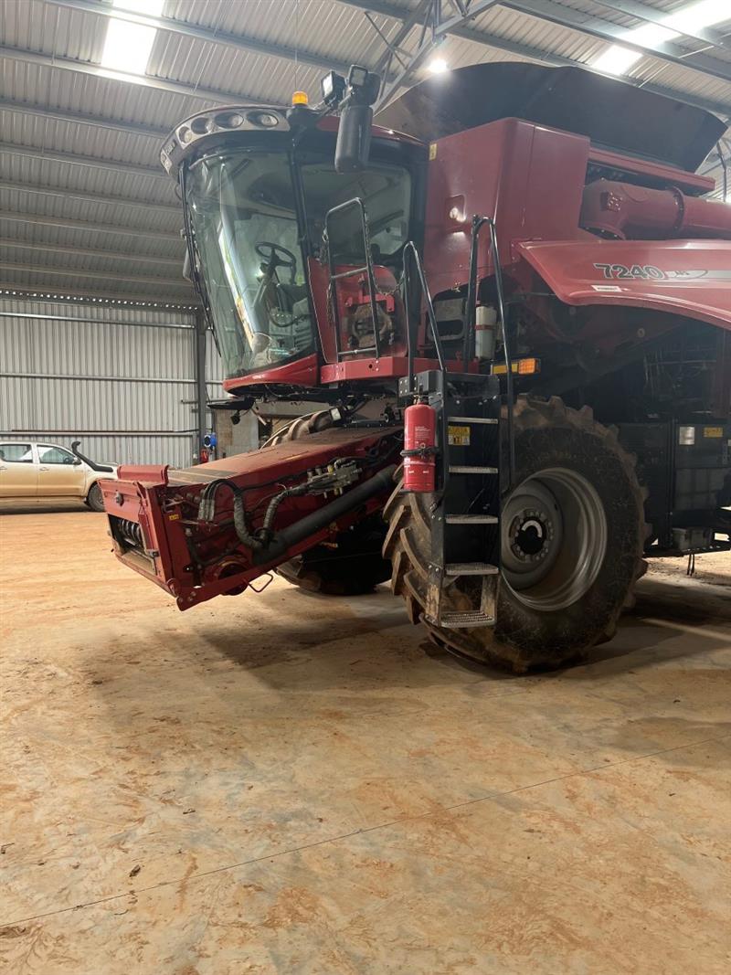 Photo 2. Case IH 7240 combine harvester