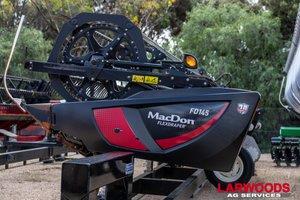 Photo 4. CASE IH 9250 combine harvester with MACDON FD145 FRONT