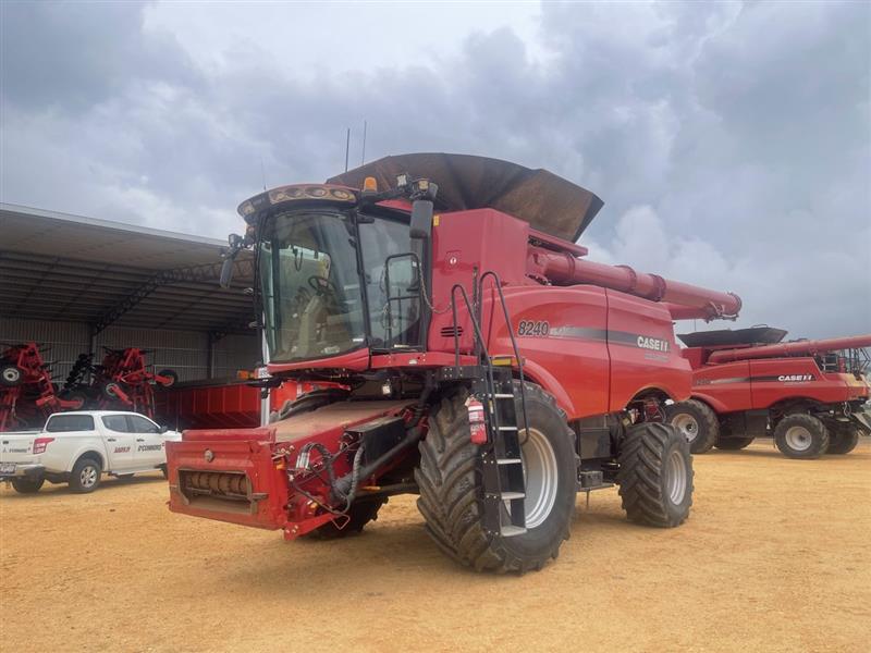 Photo 2. Case IH 8240 combine harvester