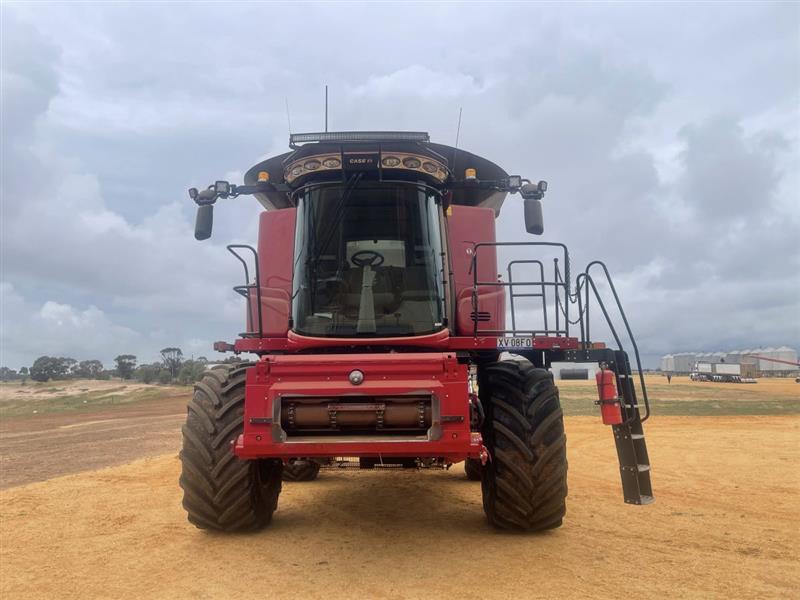 Photo 3. Case IH 8240 combine harvester