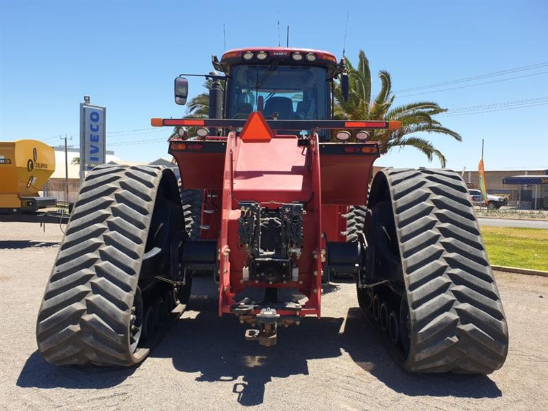 Photo 3. Case IH Steiger 500 Rowtrac tracked tractor