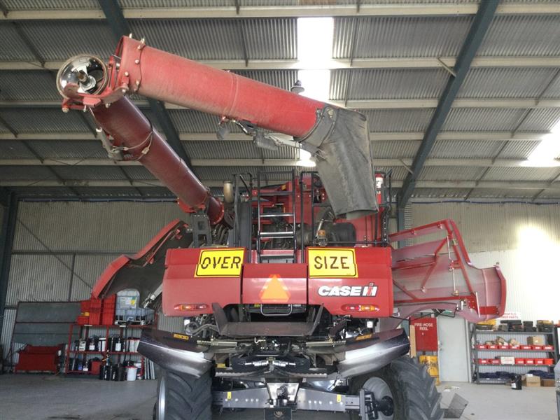 Photo 4. Case IH 8240 combine harvester