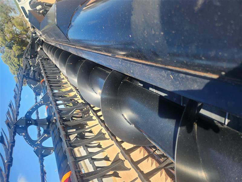 Photo 2. MacDon D65 Draper Front 40ft