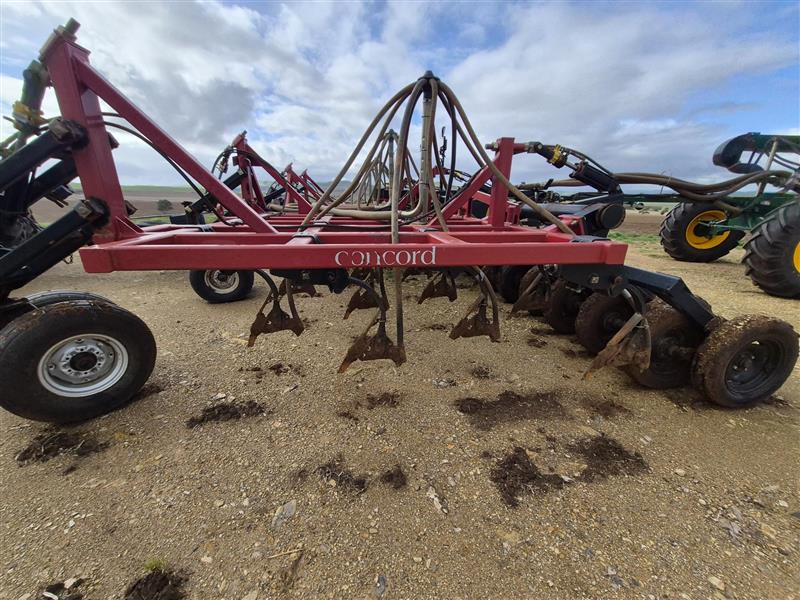 Photo 3. Case IH ATX 30-10 Concord Air Till Drill