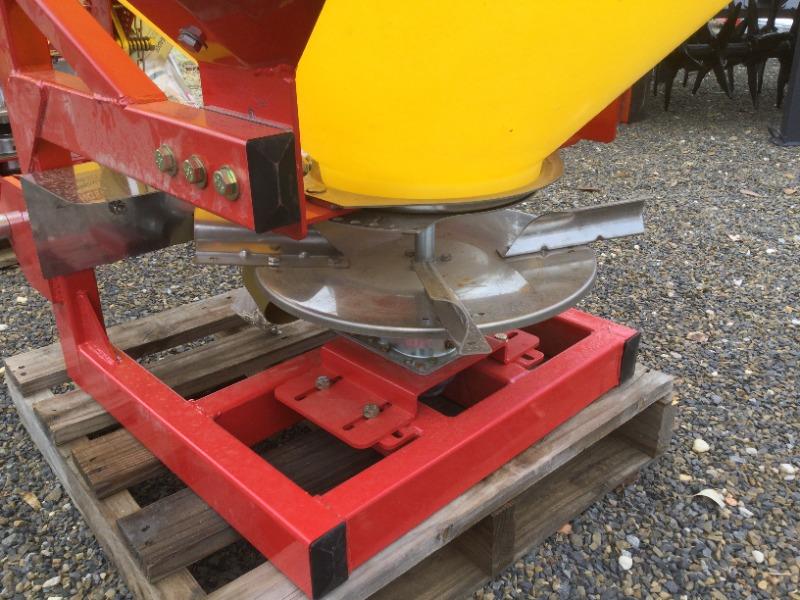 Photo 5. 2022 Iris KS530 Linkage Conical Spreader