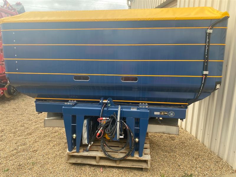 Photo 2. 2022 Bogballe M35W Spreader