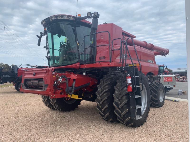 Photo 3. Case IH 9250 combine harvester