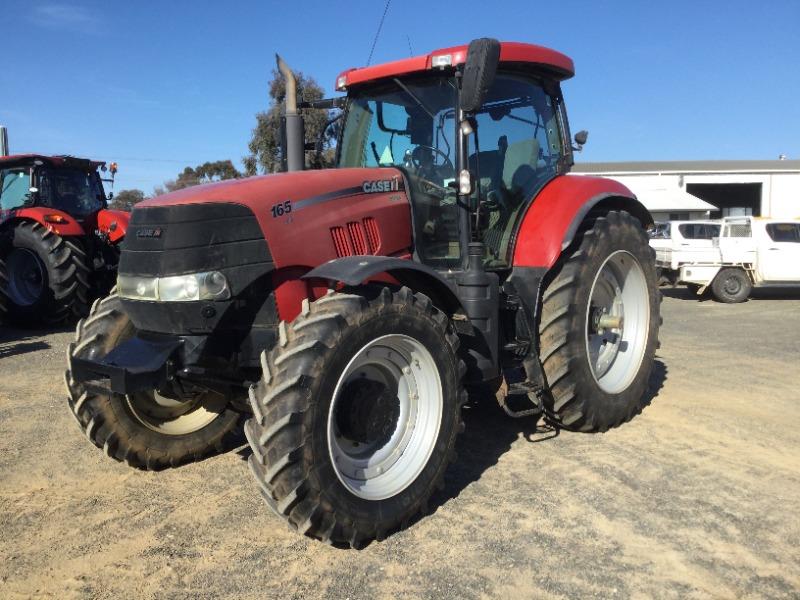 Photo 3. Case IH Puma 165 CVT Cab Tractor