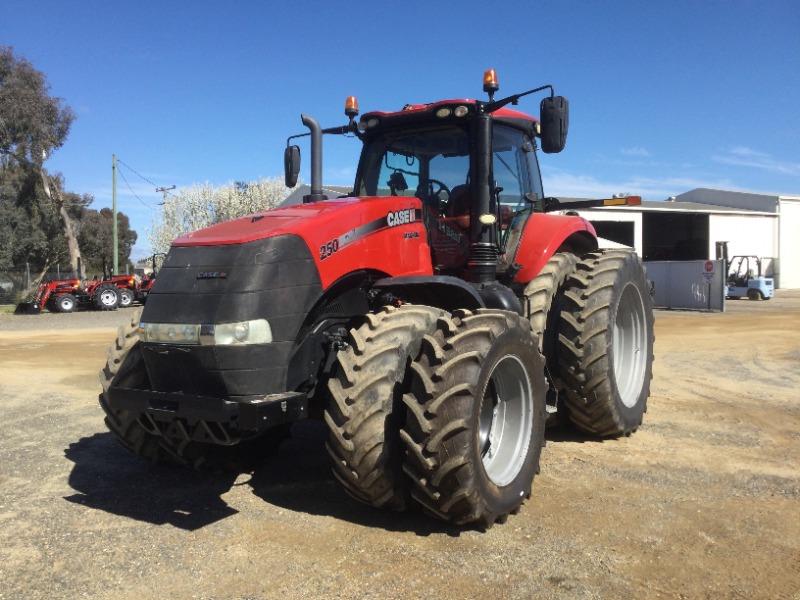 Photo 1. 2015 Case Ih Magnum 250 Ultimate Tractor