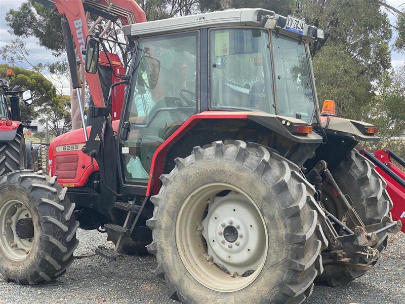 Massey Ferguson 6255 4wd Cab tractor, Tractors Massey Ferguson VIC