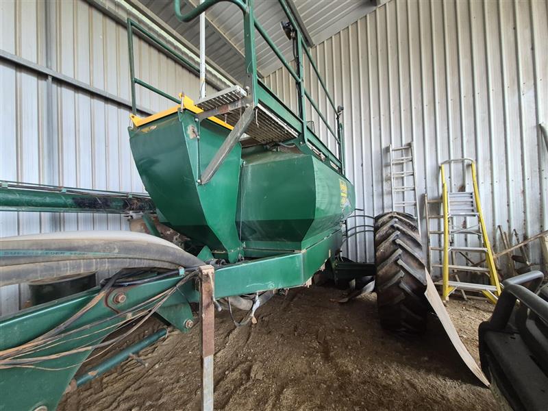 Photo 2. Simplicity TR-4500 Air Cart