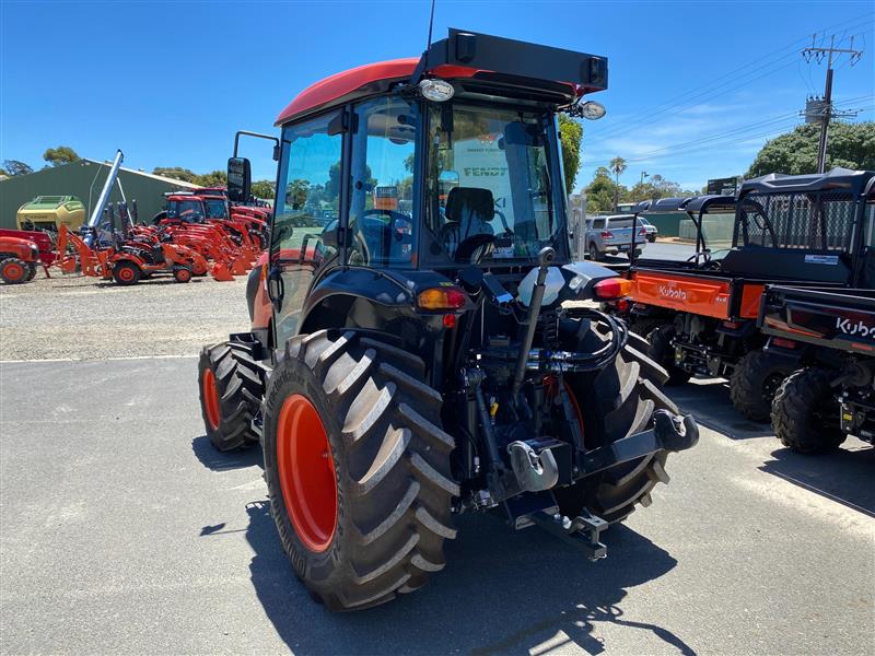 Photo 2. Kubota M5101DHCN-DS Cab tractor