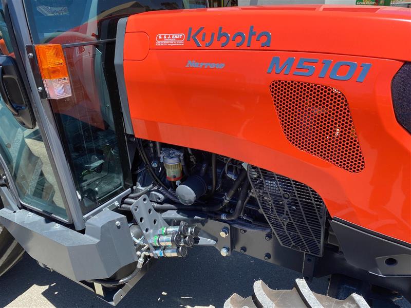 Photo 4. Kubota M5101DHCN-DS Cab tractor