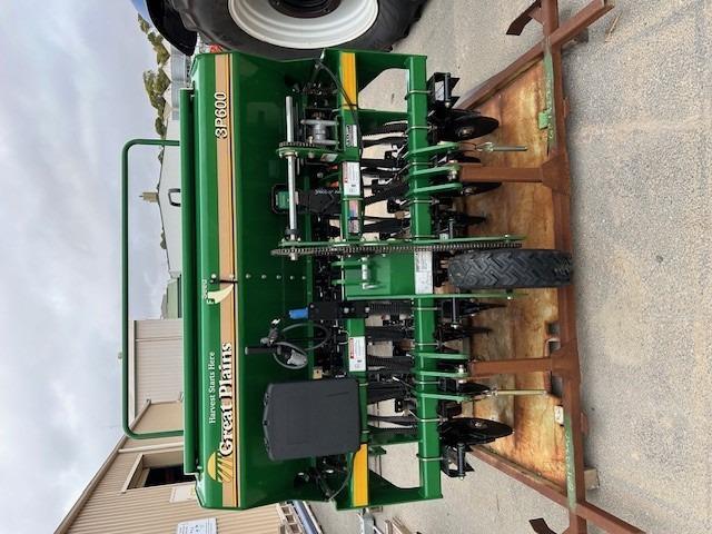 Photo 2. Great Plains 3P-600 airseeder