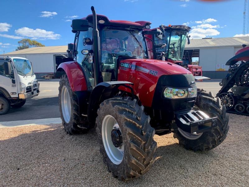 Photo 2. Case IH Maxxum 140 FWA Tractor