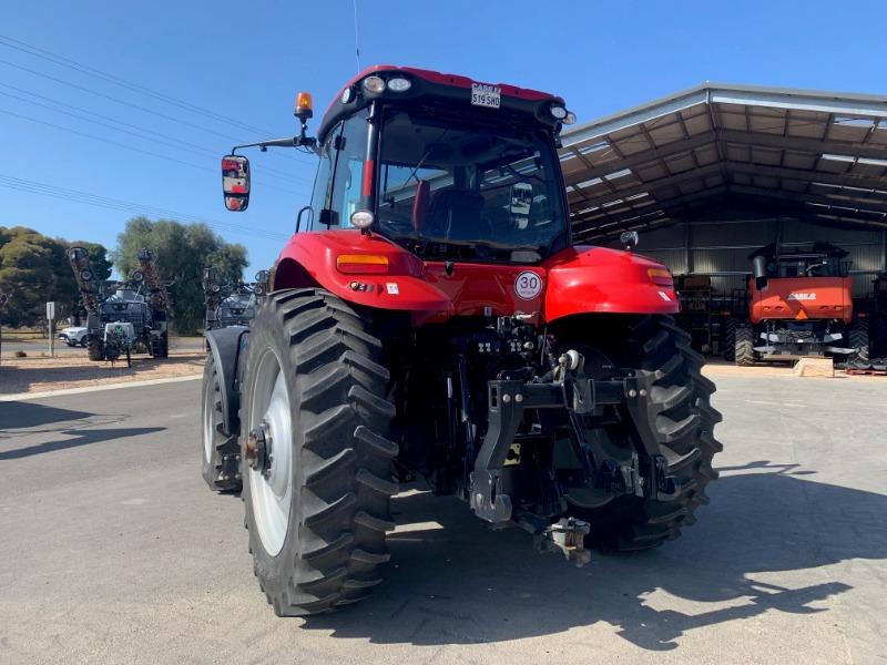 Photo 3. Case IH Magnum 200 CVT tractor