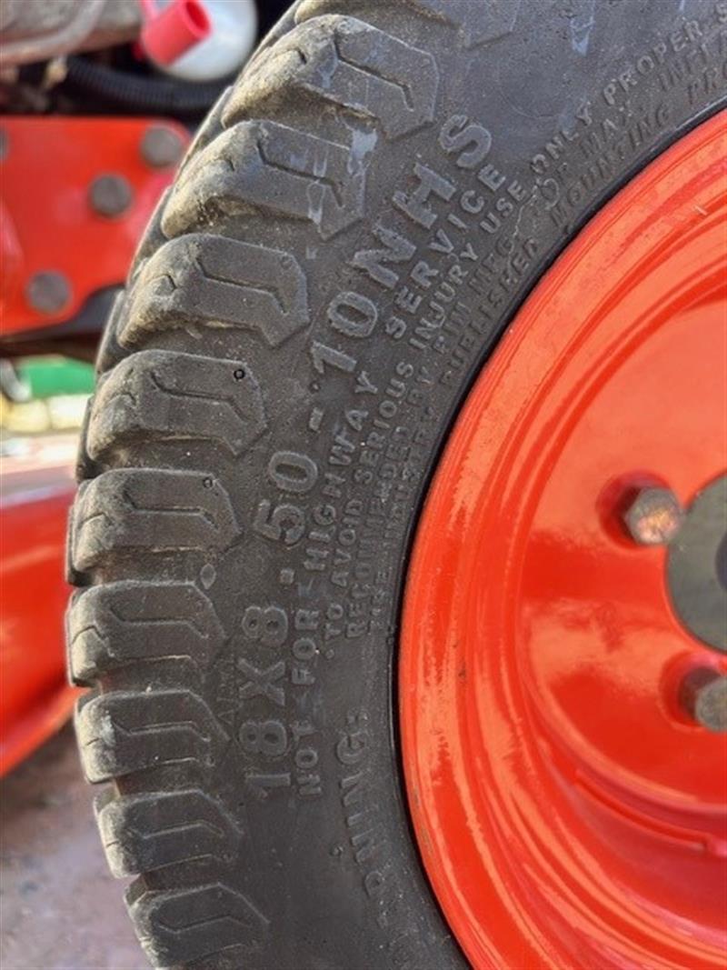 Photo 2. Kubota BX2660 non cab tractor