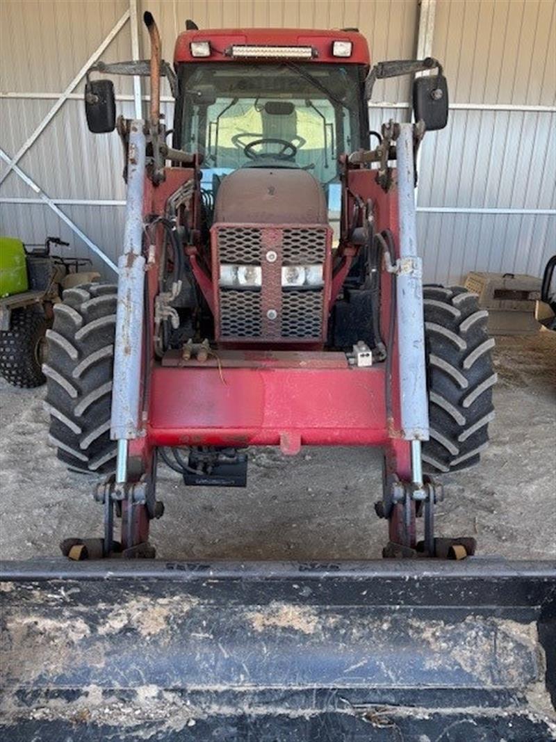 Photo 4. Case IH CX90 tractor