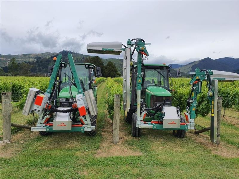 Photo 4. Clemens Leaf Remover