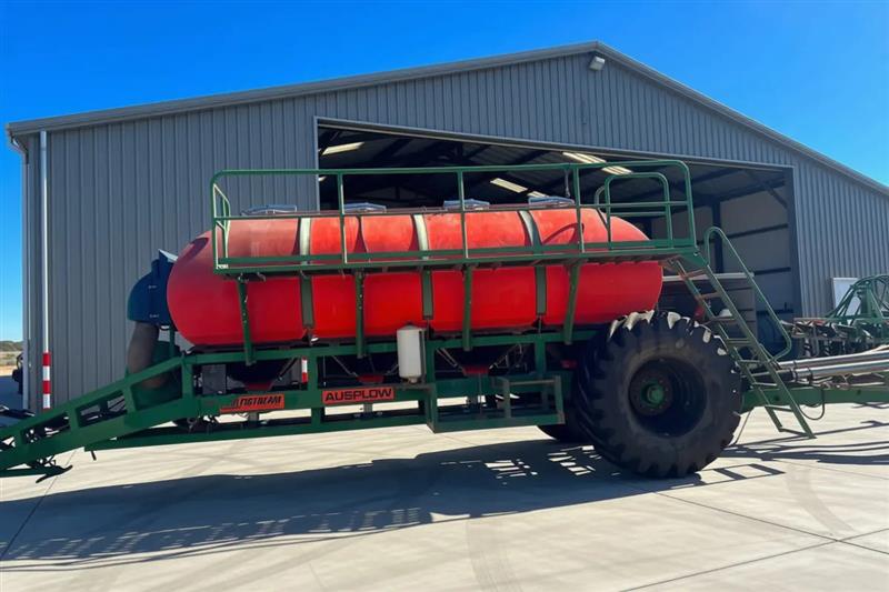 Photo 2. Ausplow D300-61 & MS12000ltr TBH