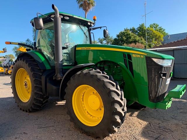 John Deere 8235R FWA/4WD, Tractors John Deere VIC, | Power Farming