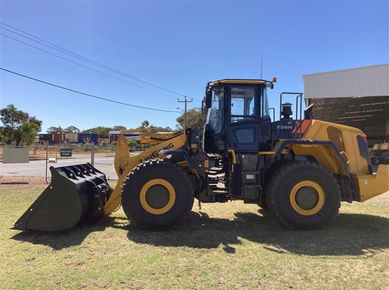 Photo 2. LiuGong 856H wheel loader