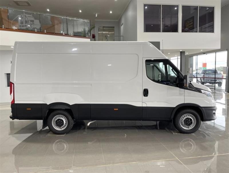 Photo 2. Iveco Daily 35S14 truck