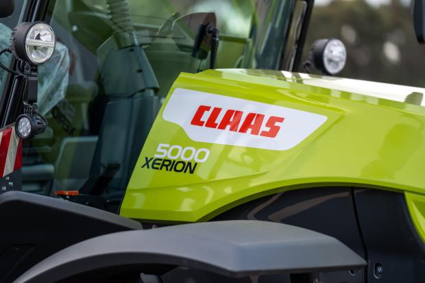Photo 2. Claas Xerion 5000 Tractor FWA/4WD