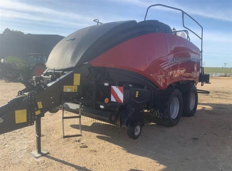 Photo 2. Case IH LB434 square baler