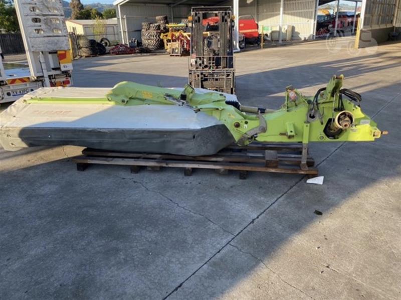 Photo 2. Claas Disco 3100 Contour hay mower