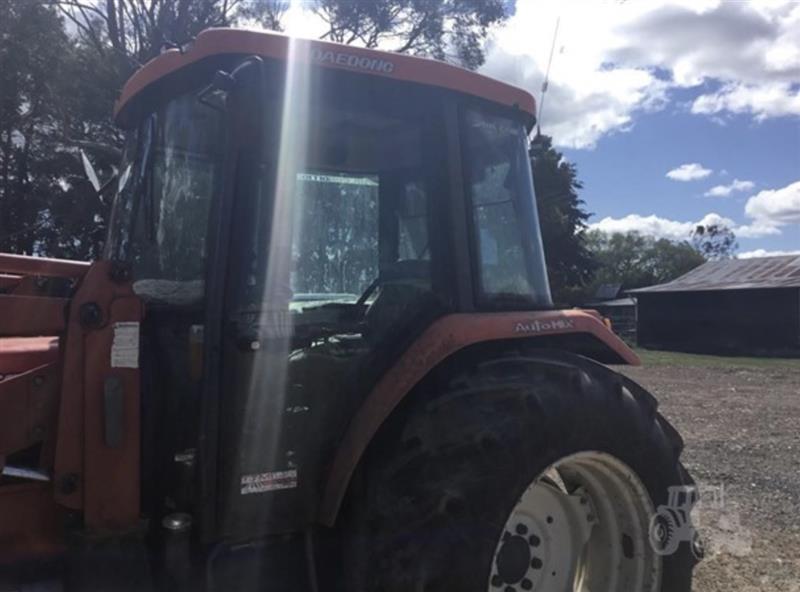 Photo 2. DaeDong DK35 tractor