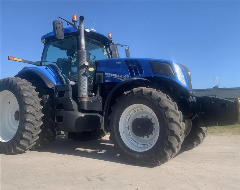 Photo 2. New Holland T8.435 tractor