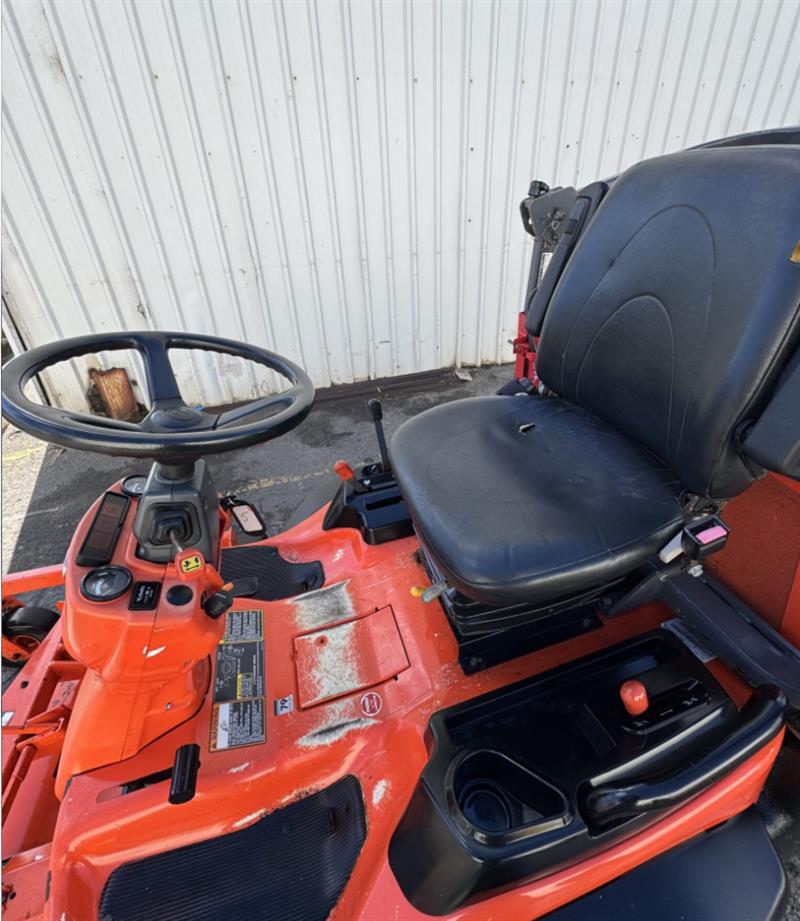 Photo 2. Kubota F3680 front deck mower