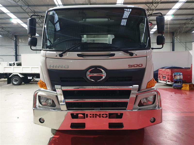 Photo 2. Hino GH 1828-500 Series Crane Truck