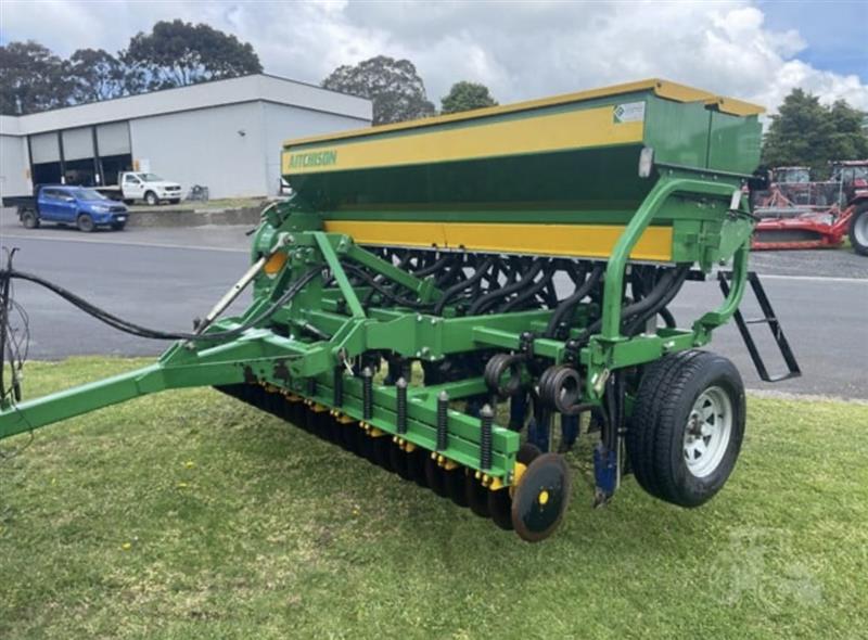 Photo 2. Aitchison SM4124CT airseeder