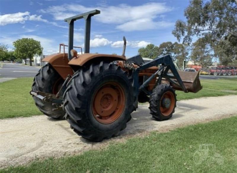 Photo 2. Fiat 640 tractor