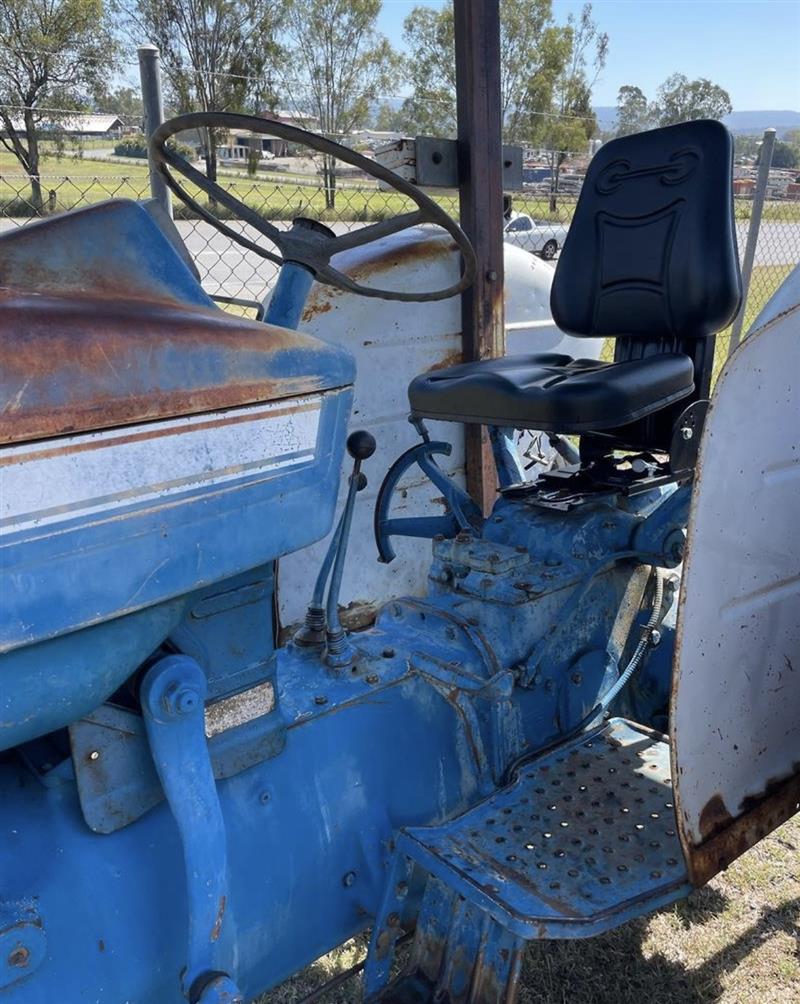 Photo 2. Ford 4000 2wd tractor