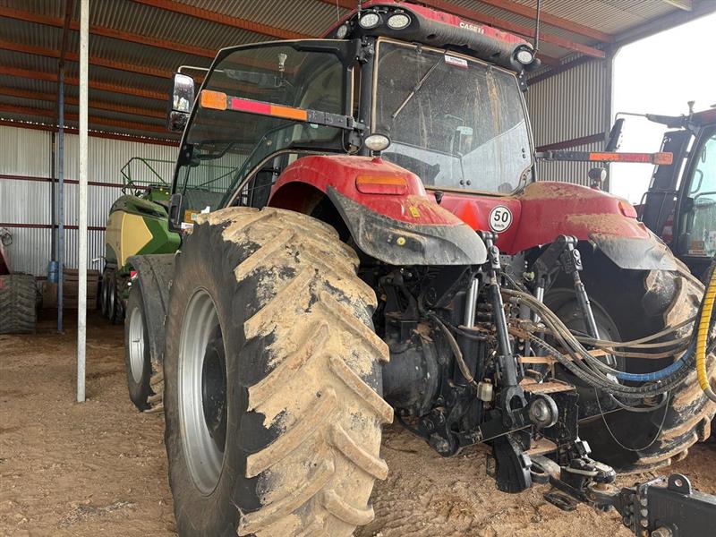 Photo 2. Case IH 340 Magnum tractor