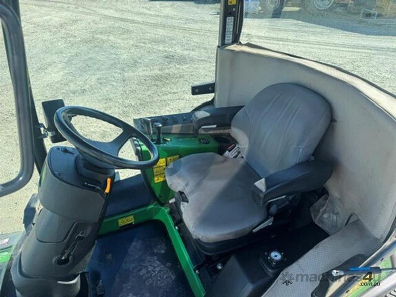 Photo 2. 2018 John Deere 1575 C 