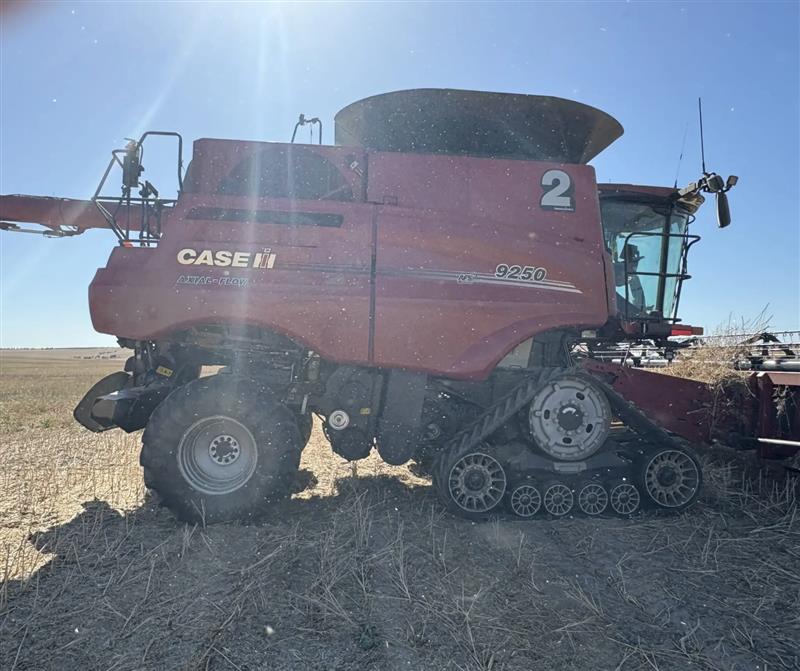 Photo 2. Case IH 9250T & 3050 combine harvester