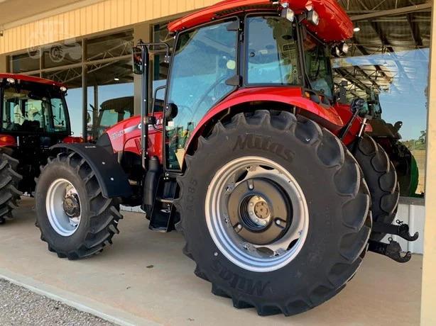 Photo 2. CASE IH FARMALL 110JX