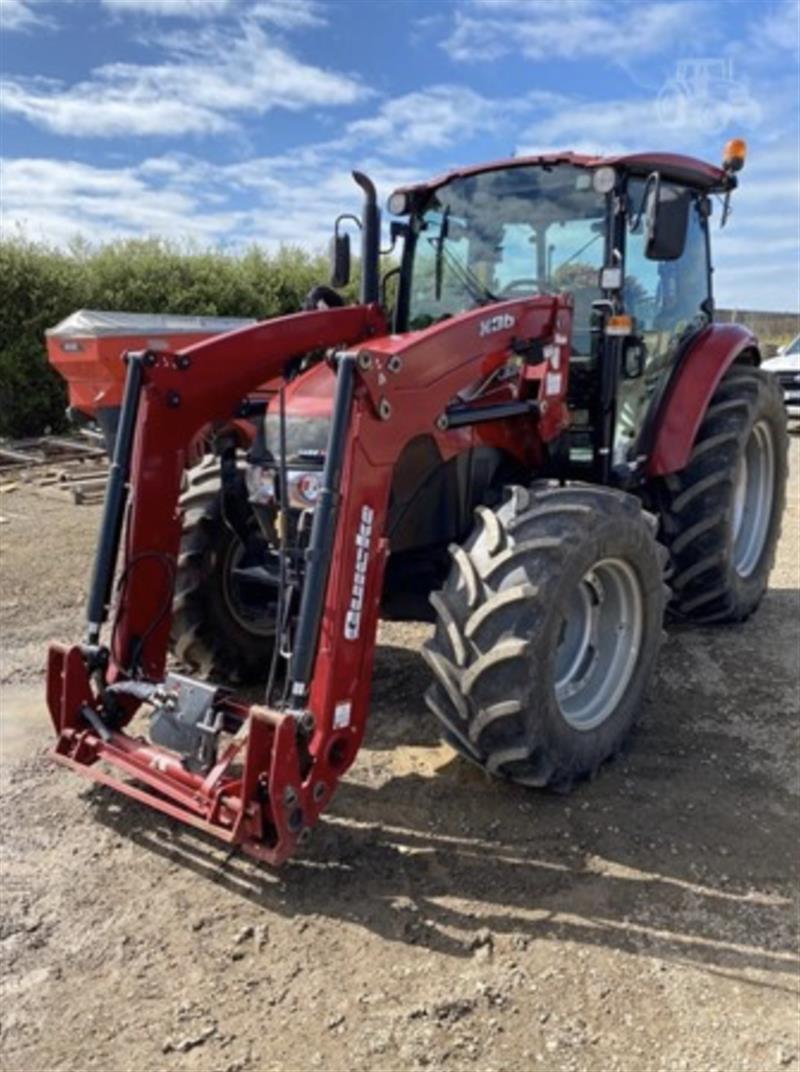 Photo 2. Case IH Farmall 95C tractor