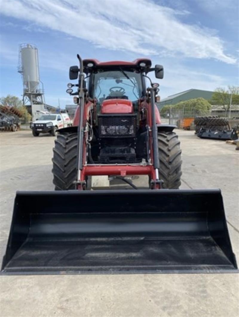 Photo 2. Case IH Maxxum 125 tractor