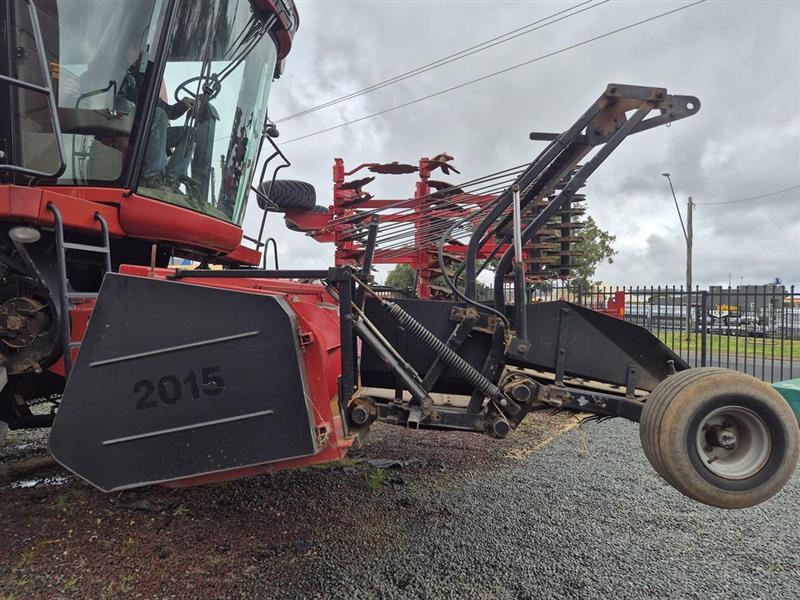 Photo 2. 2009 CASE IH 7088 