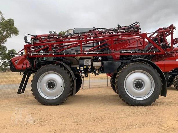 Photo 2. CASE IH PATRIOT 4450