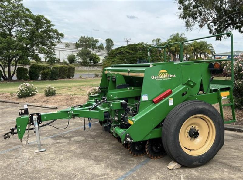 great-plains-1006nt-airseeder-seeding-tillage-great-plains-qld-power