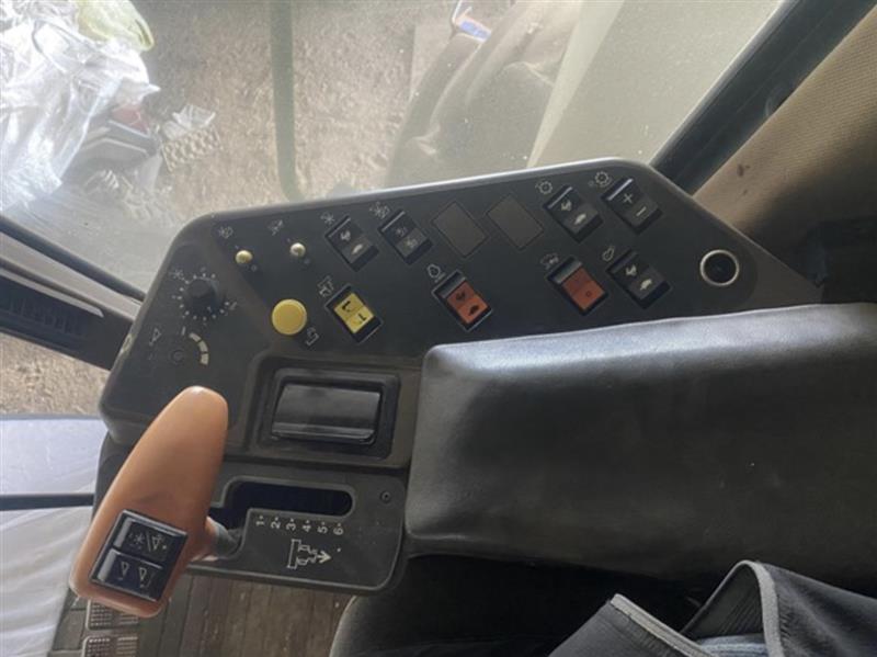 Photo 2. John Deere 9600 combine harvester