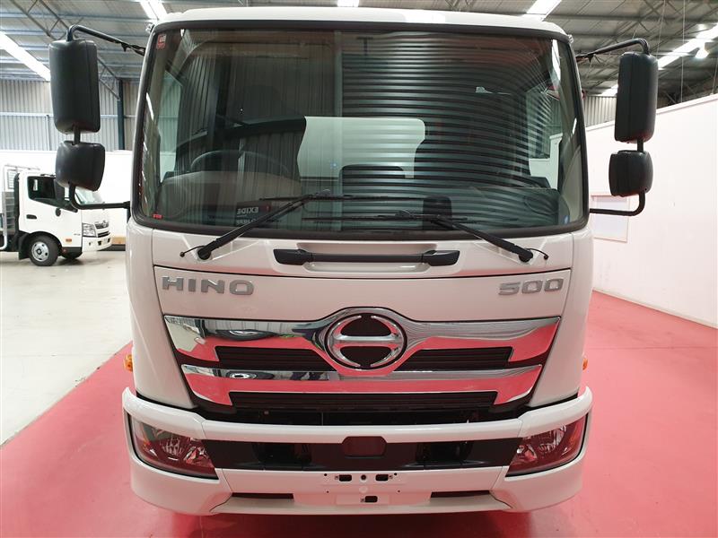 Photo 2. Hino FD 1124-500 Series Tipper